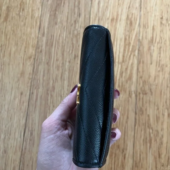 YSL SAINT LAURENT CASSANDRE MATELASSÉ SMALL ENVELOPE WALLET IN GRAIN LEATHER - Picture 5 of 6